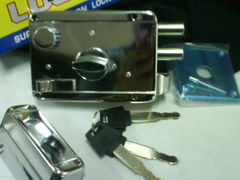 專業鎖具解析 從“無敵”大門防盜鎖到開鎖換裝一站式服務